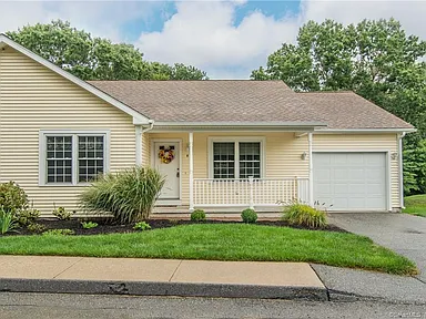 20 Hummingbird Way Dayville CT | Zillow