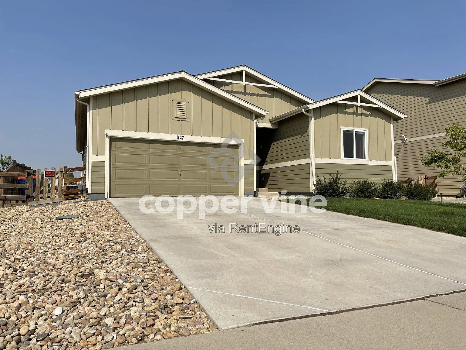 3 bed, 2.0 bath, 1627 sqft, $2,645 — Photo 2