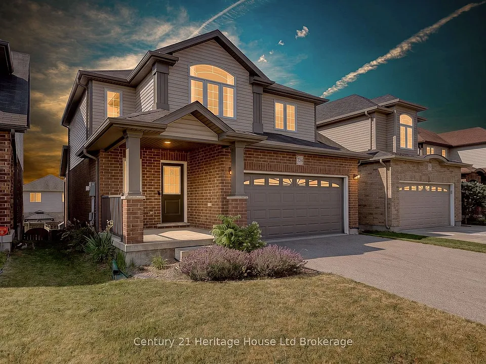 734 Frontenac Cres