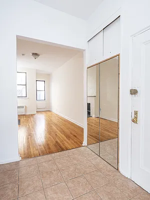 Rented by City Connections Realty | media 10