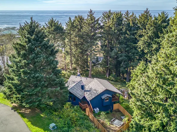 1046 King St, Yachats, OR 97498