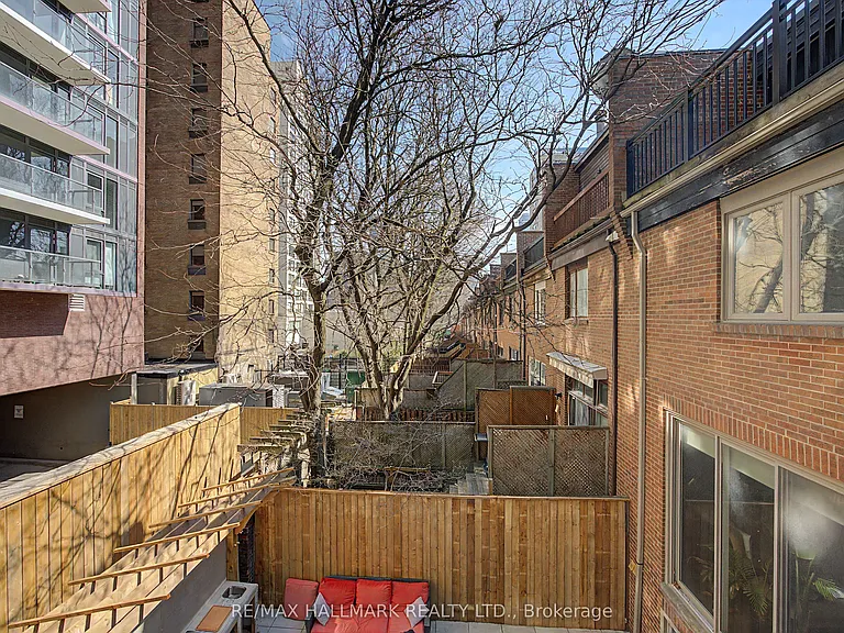 308 Jarvis St #203 — Photo 18