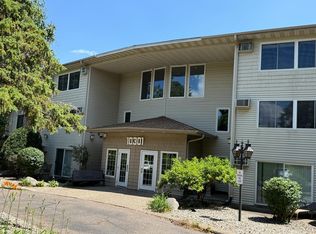 10301 Cedar Lake Rd APT 102, Minnetonka, MN 55305