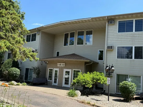10301 Cedar Lake Rd APT 102, Minnetonka, MN 55305