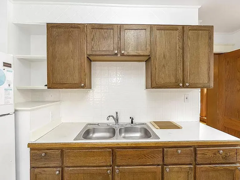 3344 Wyandotte St — Photo 9