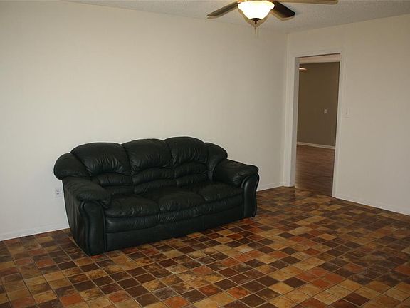 3rd image of 1411 Jackson St