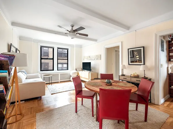 28 W 69th St APT 8B, Manhattan, NY 10023