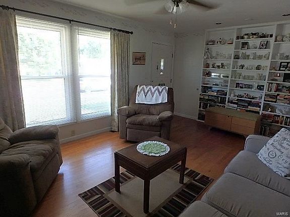 4th image of 760 Madison Ln