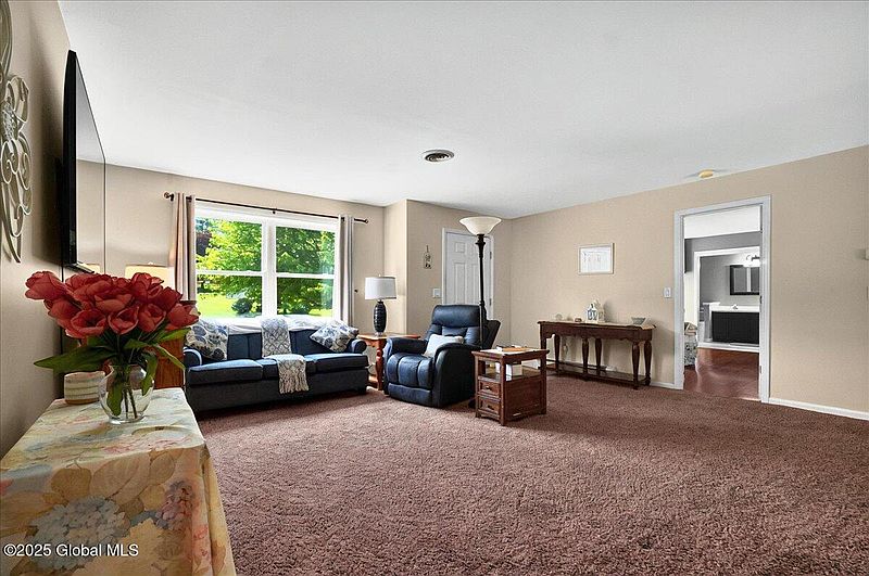 4th image of 21 Huntington Parkway