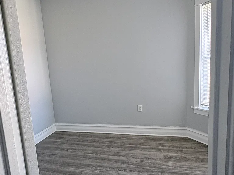 8211 S Escanaba Ave #2 — Photo 16