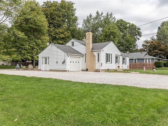 3rd image of 4884 Barrymore Ave