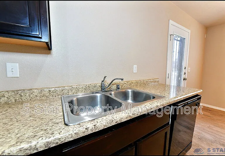 916 Villa Seca Dr — Photo 22