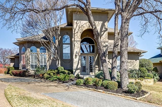 1st image of 4808 Lakeshore Ct