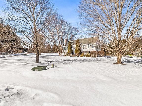 3rd image of 3 Thayer Rd