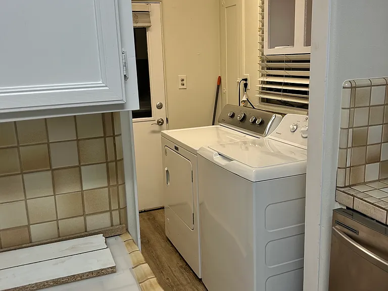 3723 Columbia St — Photo 19