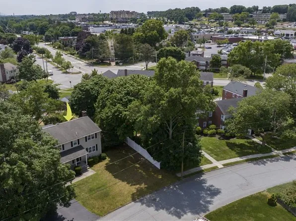 94 Hybrid Dr, Cranston, RI 02920