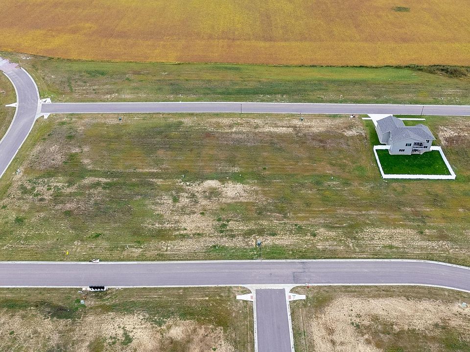 2nd image of 516 W Willow Trl