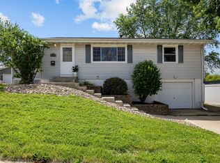 1340 Linnview Dr, Marion, IA 52302