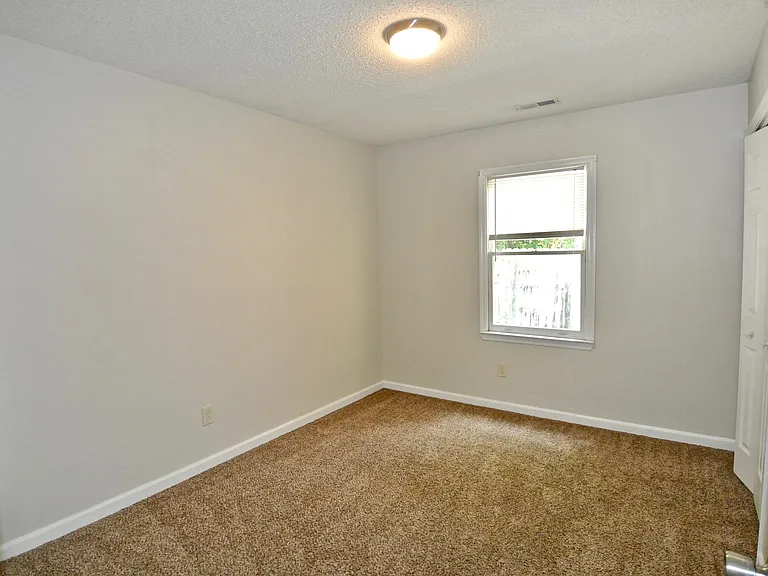 1212 Highland Ave #D — Photo 6