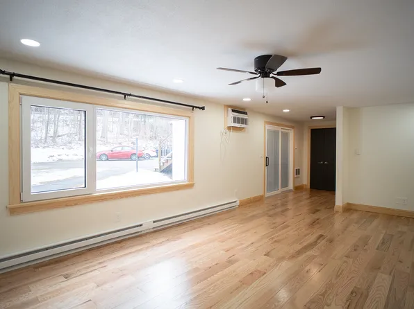 58 Freeman Dr #2, Greenfield, MA 01301