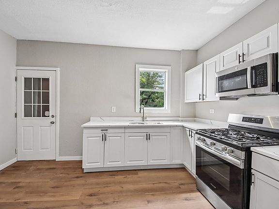 3rd image of 255 N Hunter Ave