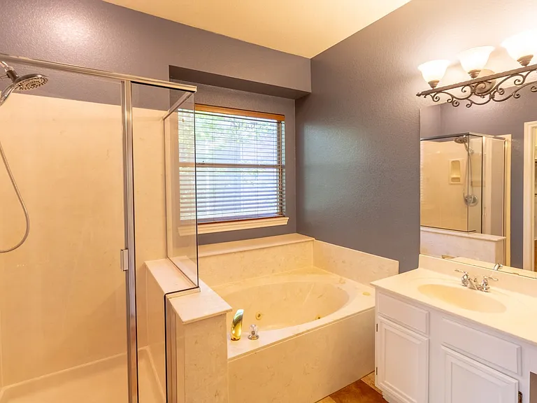 8209 Forest Heights Ln — Photo 29