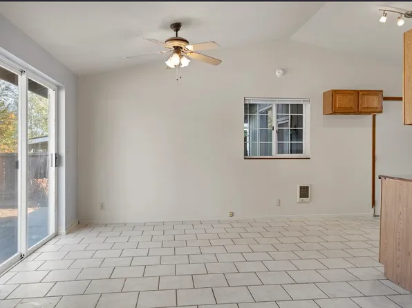 2549 SW Fissure Loop N, Redmond, OR 97756