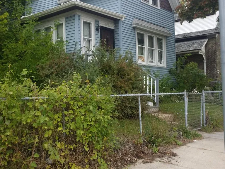 minutes from downtown large corner home