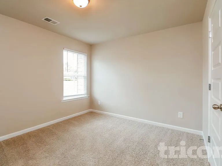 701 Jackson Ct — Photo 10