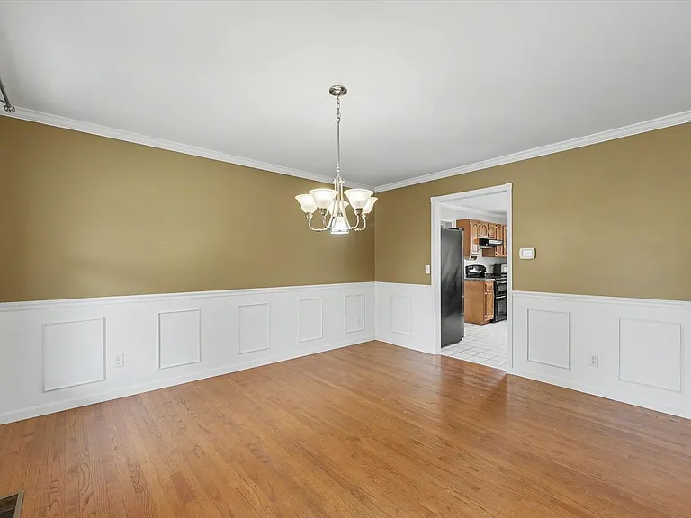 2401 Peppertree Pl — Photo 5