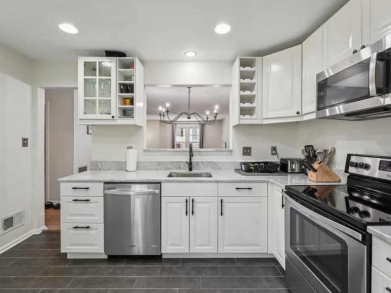 71 Fendall Ave — Photo 9