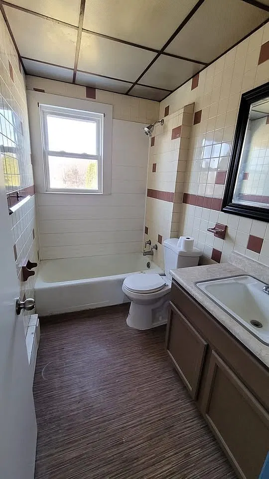 3 bed, 700 sqft, $1,900 — Photo 4