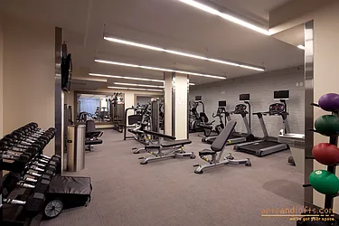 Rented by aptsandlofts.com