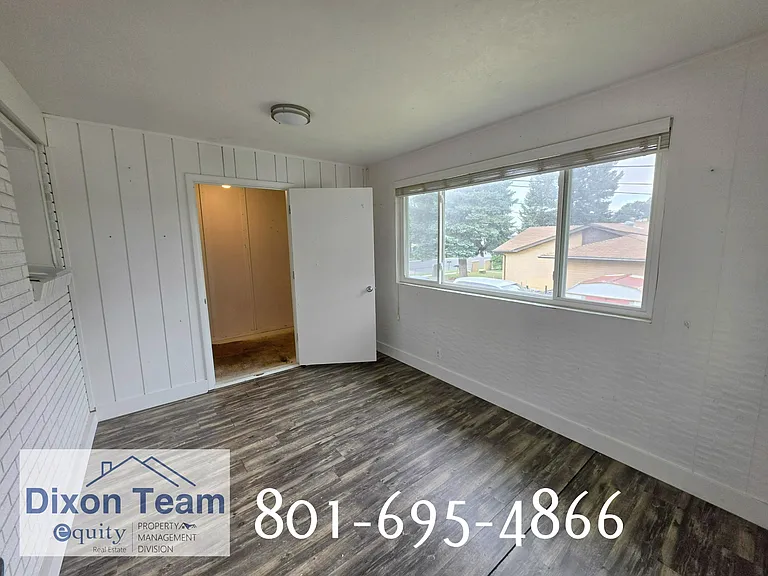 2327 Chateau Dr #1 — Photo 11