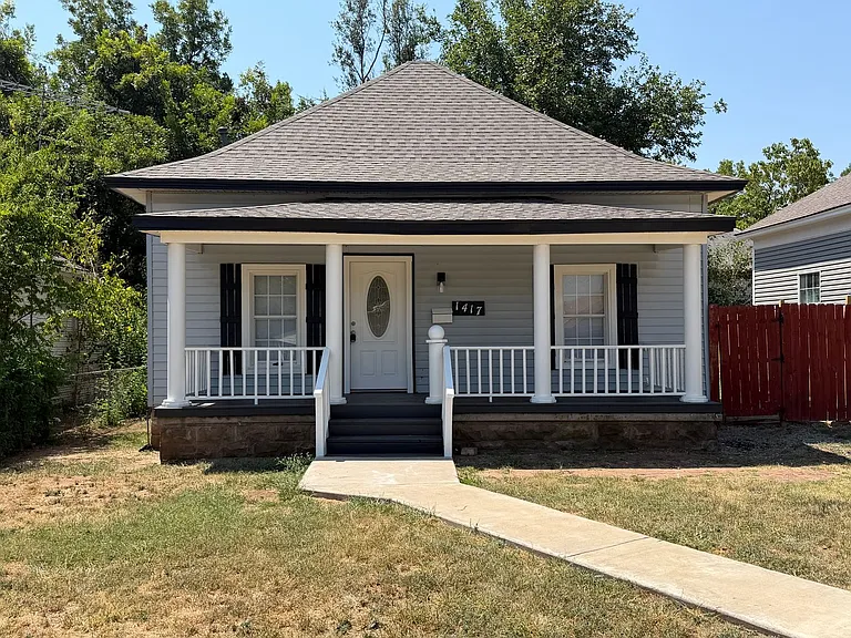 1417 W Idaho Ave — Photo 2