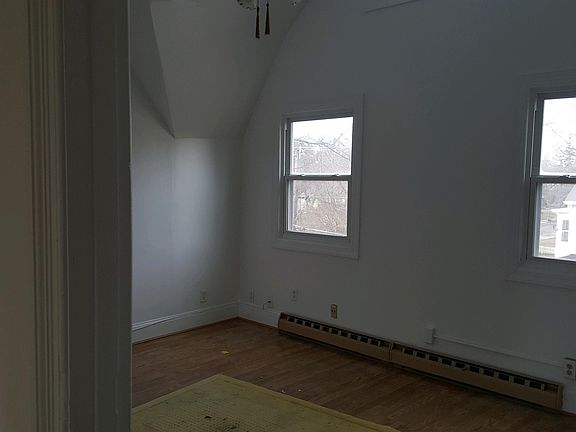 5th image of 106 E Delaware Ave #3