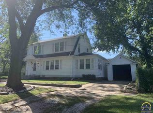 815 SW 7th St, Topeka, KS 66603