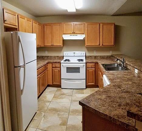 4th image of 1027 Jaguar Blvd