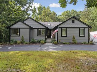 3380 McCluskey Dr, Pinckney, MI