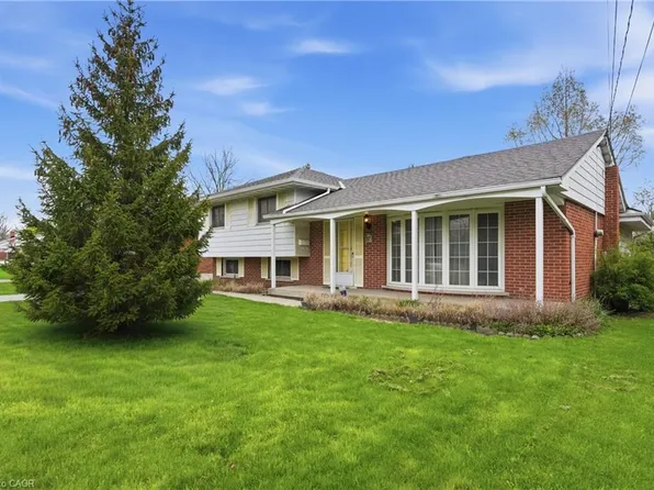 57 Galbraith Dr, Hamilton, ON L8G 2A1