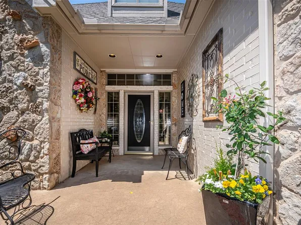 1017 Gulmor Dr, Edmond, OK 73034