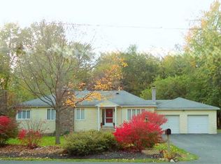 1271 Hatch Rd, Webster, NY 14580