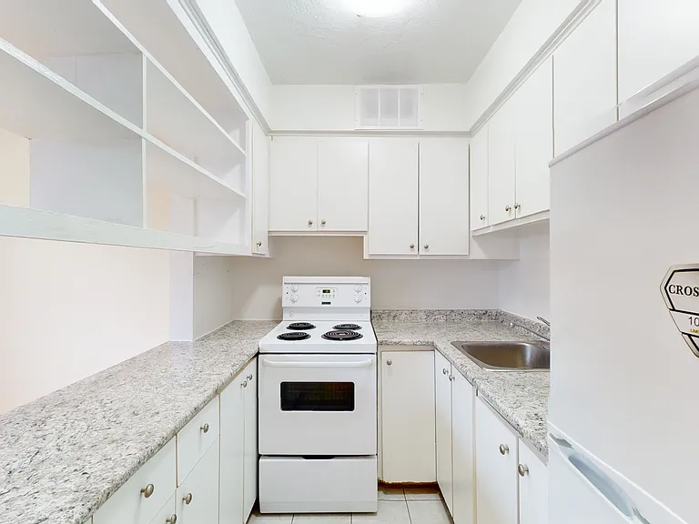 335 Cooper St — Photo 59