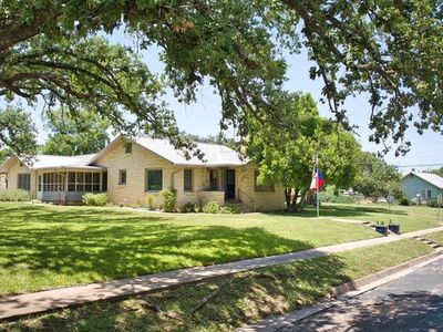 704 S Live Oak St #0, Mason, TX, 76856