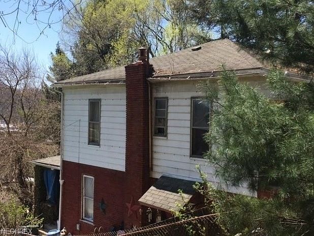 2nd image of 512 1/2 Sherman St
