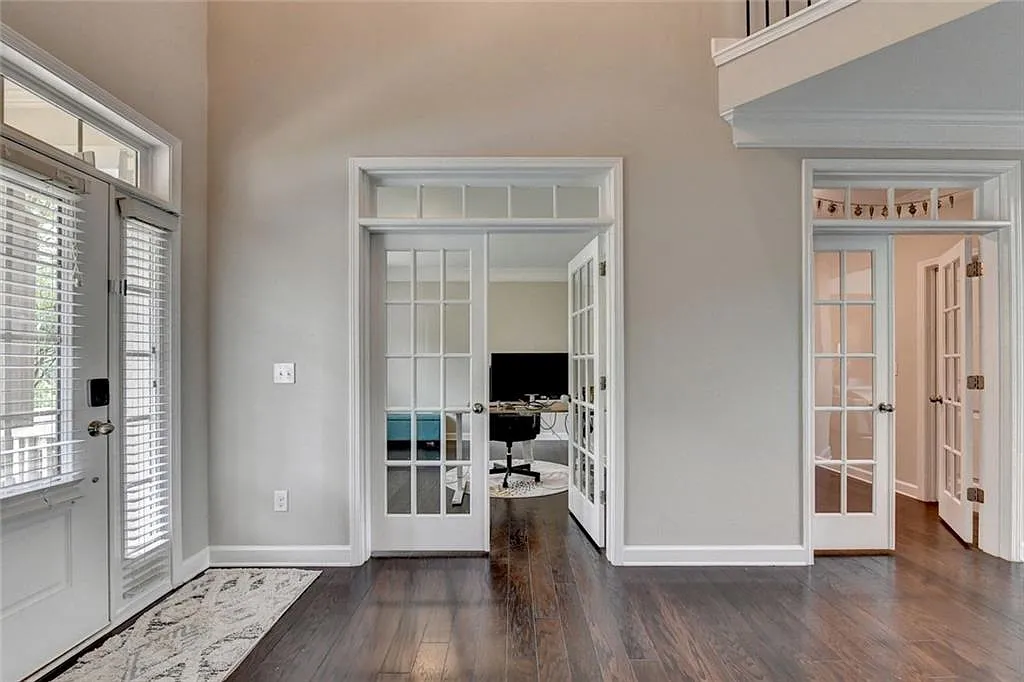 5 bed, 4.0 bath, 3657 sqft, $3,750 — Photo 4