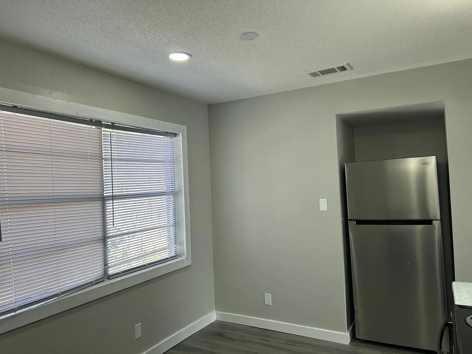 2508 Oak Forest Dr — Photo 3
