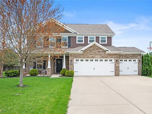 3rd image of 20830 Winding Lake Dr E