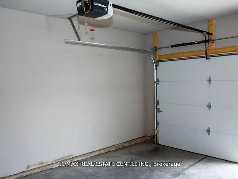 133 Howard Rd — Photo 8