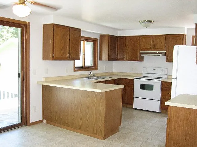 3 E Riverside Rd — Photo 3